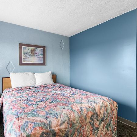 Broadway Inn Council Bluffs Exteriör bild